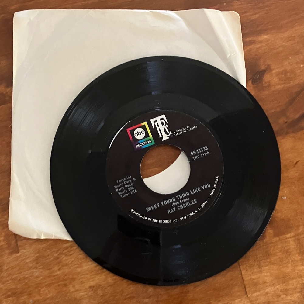 RAY CHARLES - Black Vinyl Record with Sleeve